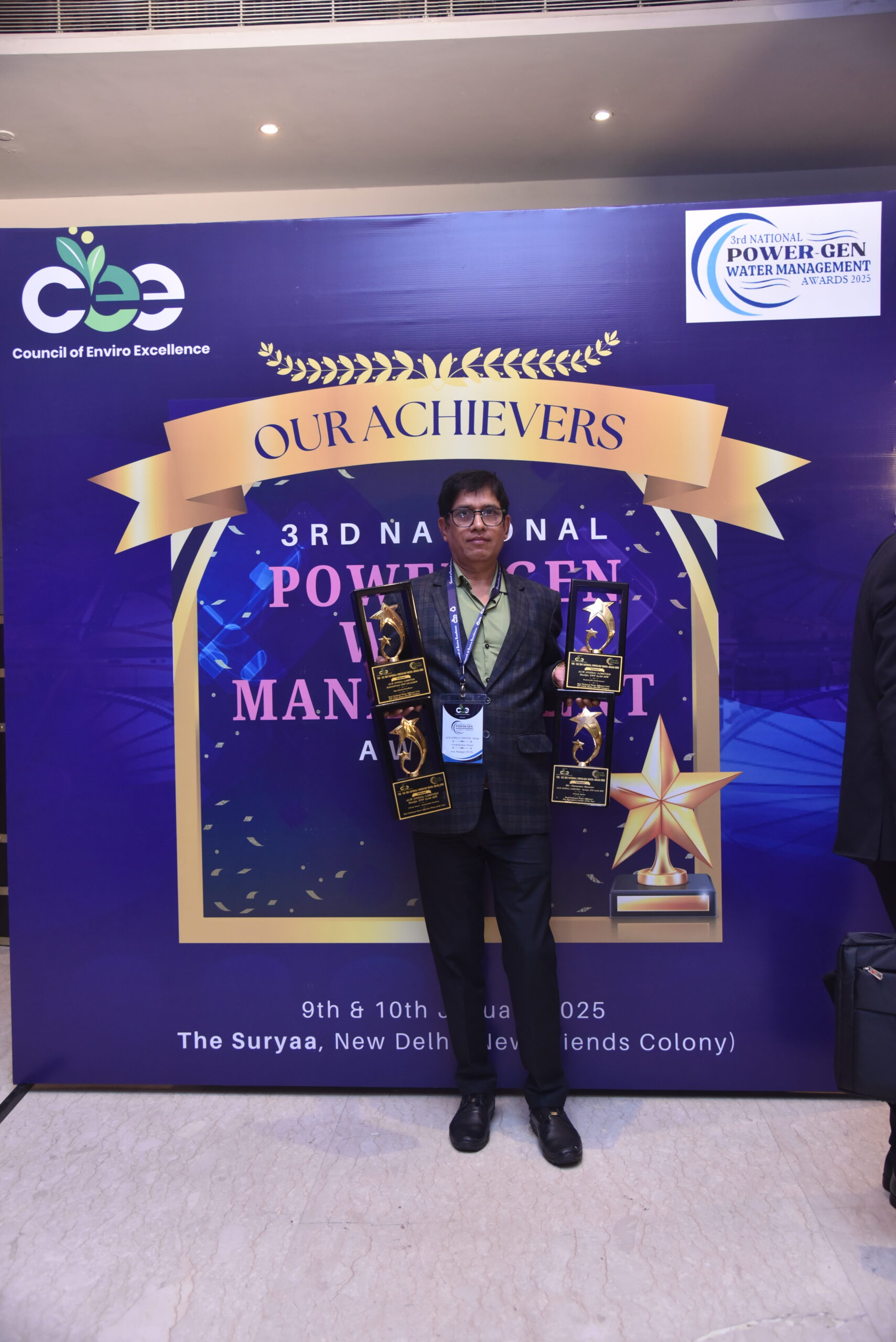 AWARDS (36)